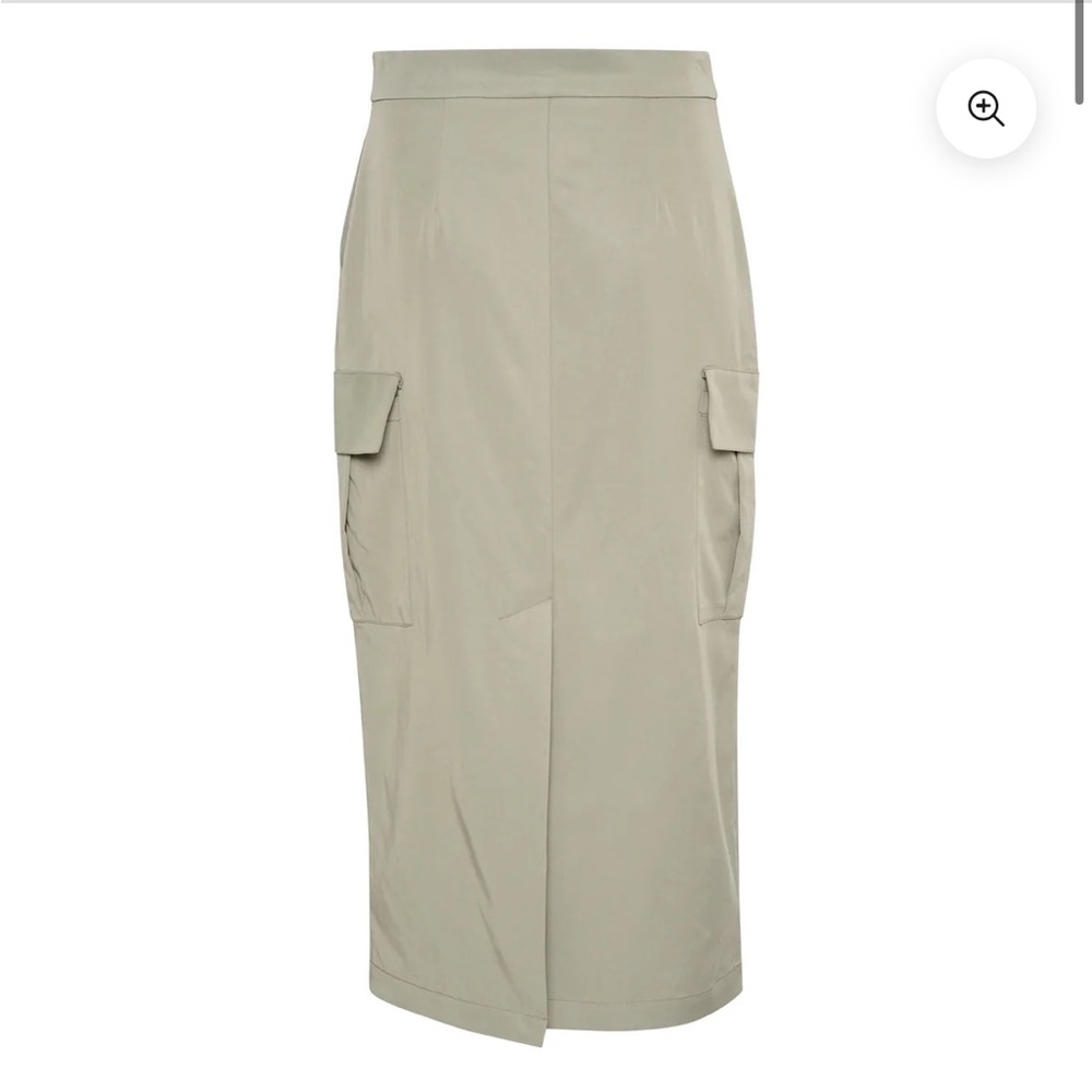 Soaked in Luxury Women's Kellie Skirt in color Shadow
Waiste 17”
Length 35”